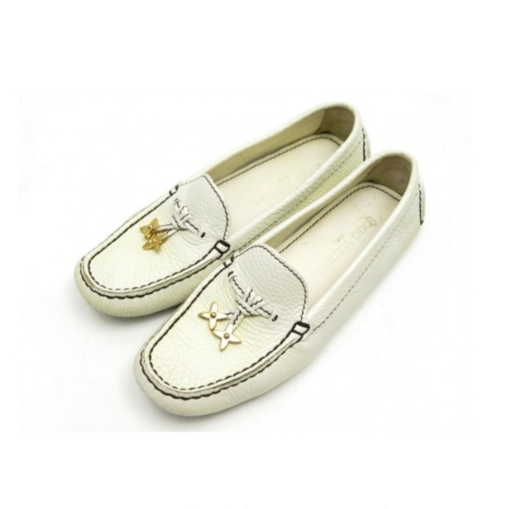 LOUIS VUITTON Leather Whipstitch Trim Loafers